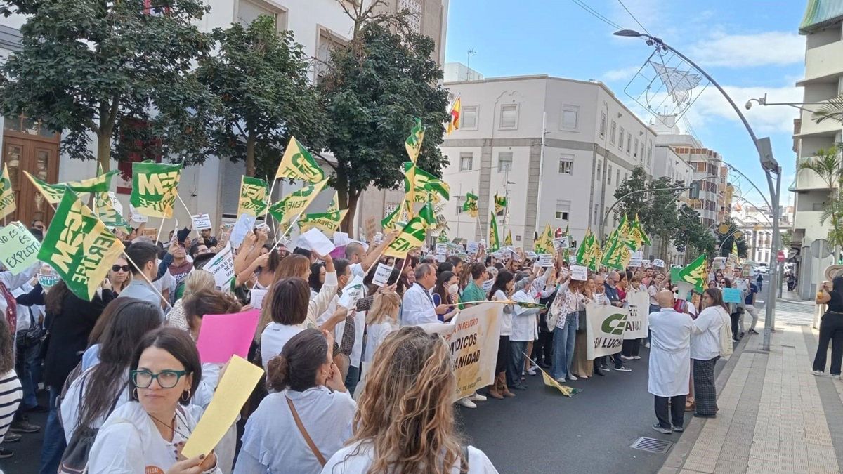 Médicos canarios ven "abusivos" los servicios mínimos y vuelven a la huelga para exigir un Estatuto Marco propio