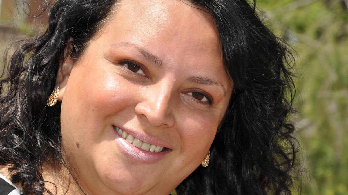 Su recorrido personal se entrelaza con el reclamo colectivo por la aplicación del cupo laboral travesti-trans en la provincia
