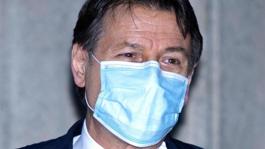 Italia permitirá los viajes internos desde el 3 de junio y, ante la apertura anticipada el próximo lunes de muchos negocios en el país, establecerá medidas como la separación de un metro entre clientes para evitar contagios de coronavirus.