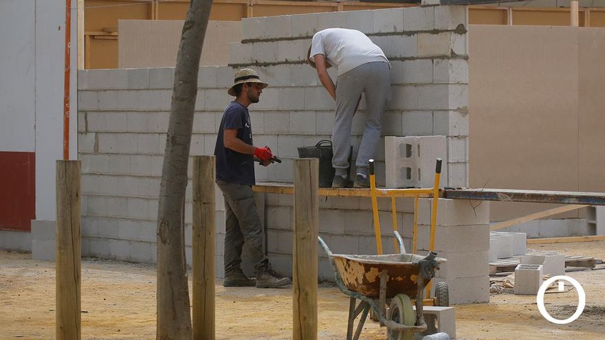 Montaje de las casetas de feria