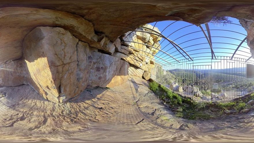 Peña Escrita, las primeras pinturas rupestres descubiertas en el mundo o "la Capilla Sixtina del arte esquemático"