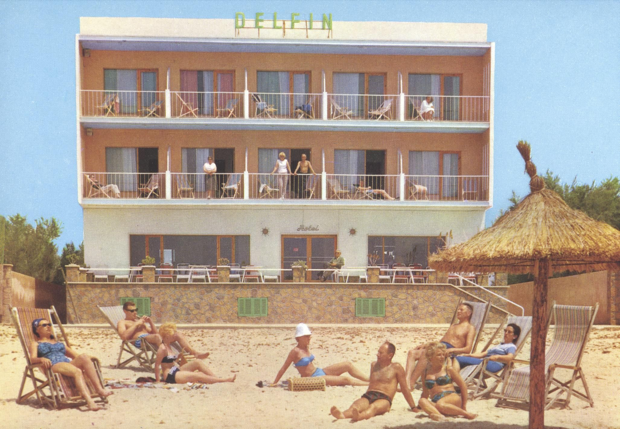 Entre sus proyecto destaca la producción industrial de postales, que muestran los inicios del turismo en las Illes Balears.