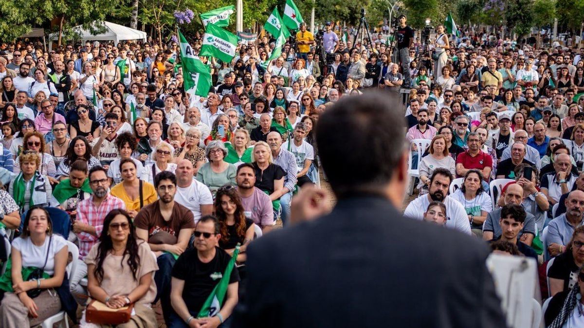 José Ignacio García, candidato a la Junta, en uno de los mítines de Adelante Andalucía con motivo de las elecciones autonómicas del 17M.