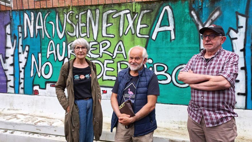"Les daremos envejecimiento activista": los usuarios del hogar del jubilado de Getxo se encierran para evitar su derribo