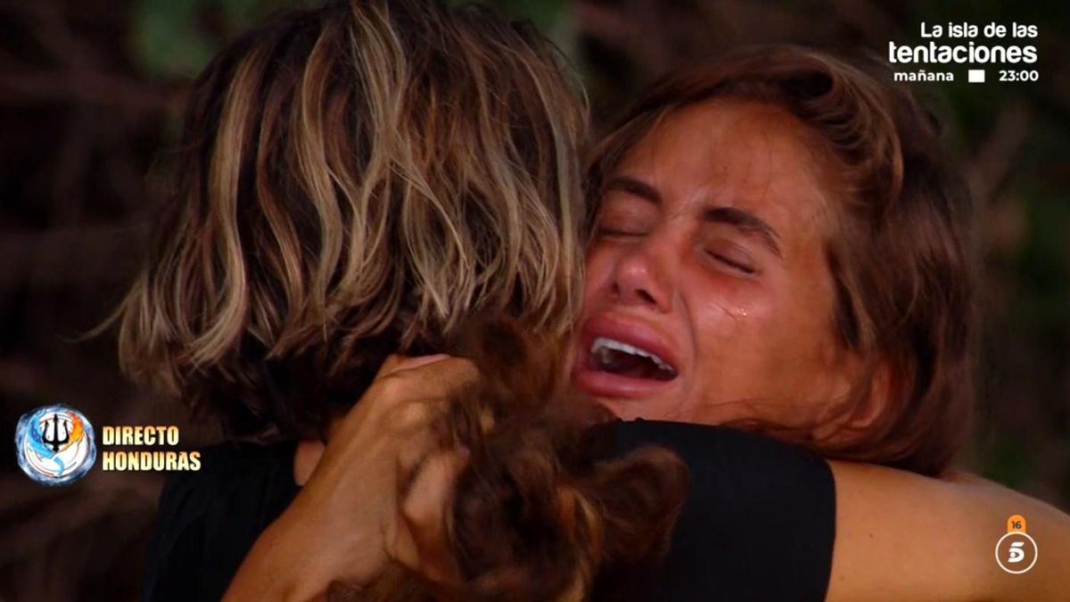 'Supervivientes 2026' rapa la cabeza a dos concursantes y corta el pelo de Maica entre lágrimas: "Nunca lo he tenido así"