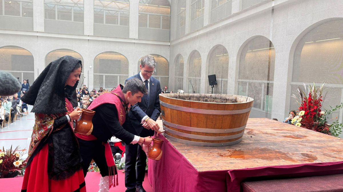 Pisado de la uva 2025, ofrenda