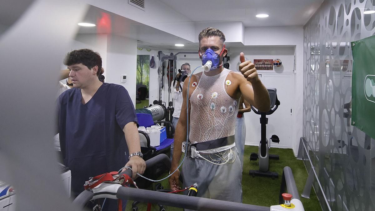Los jugadores del Córdoba CF se someten a pruebas de fuerza en la clínica Ergodinámica