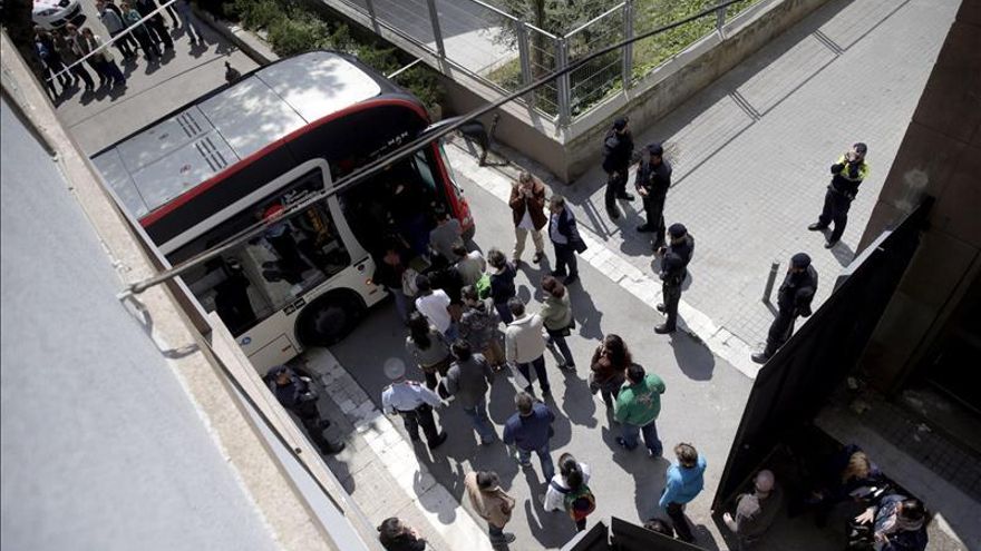 El barrio de Navas-Sagrera, conmocionado por la acción de un niño solitario