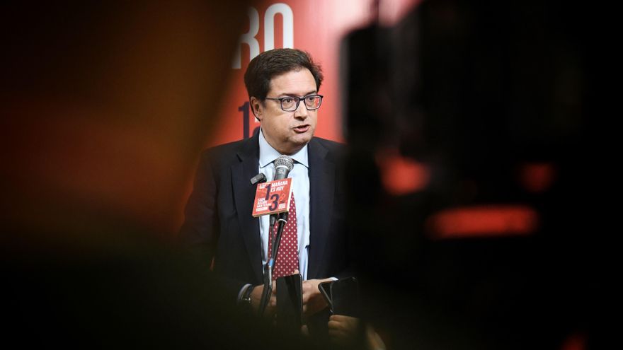 El ministro para la transformación Digital y de la Función Pública, Óscar López, interviene en el Congreso de Comisiones Obreras, en el Auditorio Marcelino Camacho, a 12 de mayo de 2025, en Madrid (España). Comisiones Obreras de Madrid (CC.OO.), que reúne