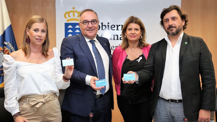 Presentación de la tarjeta sanitaria con código AA.