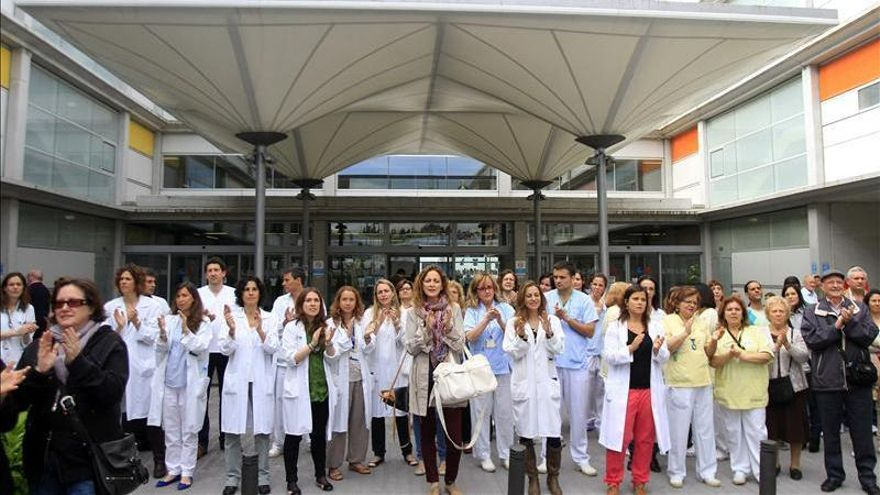 Manifestación en el Hospital Infanta Leonor, uno de los previstos para ser privatizado.