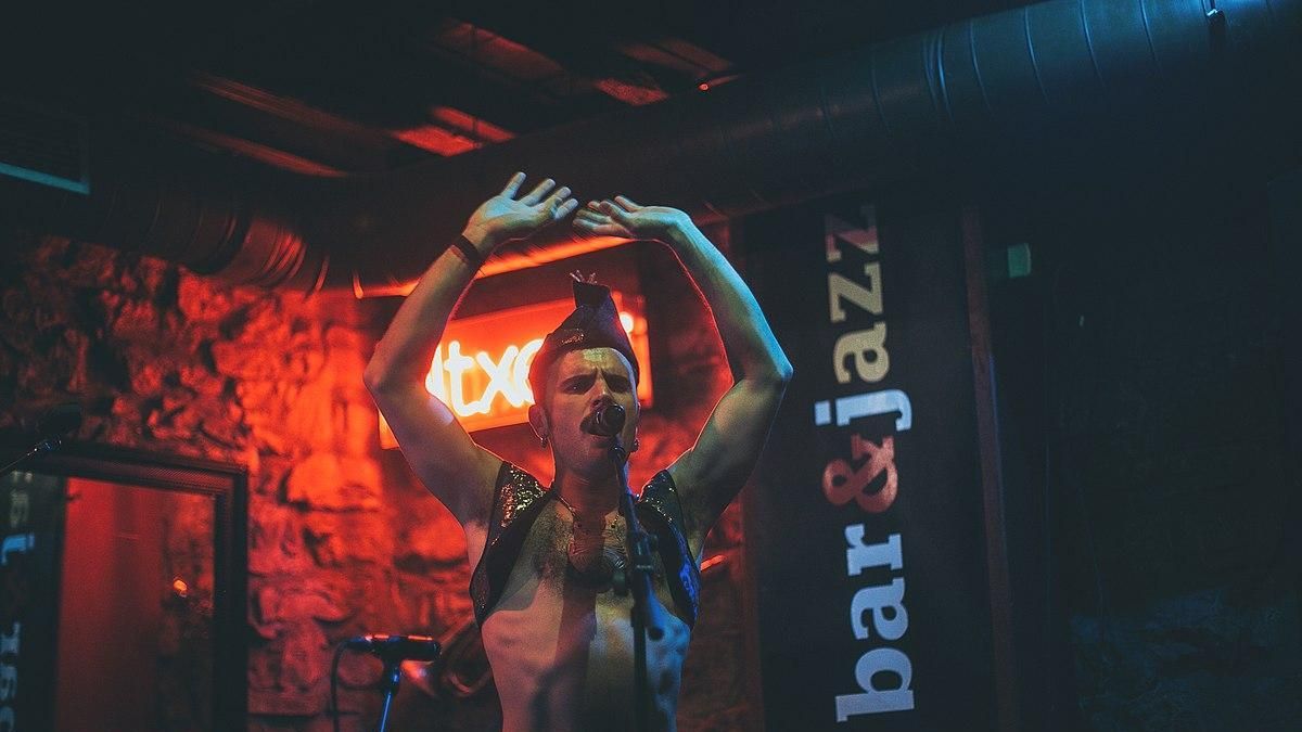 Rodrigo Cuevas en concierto.