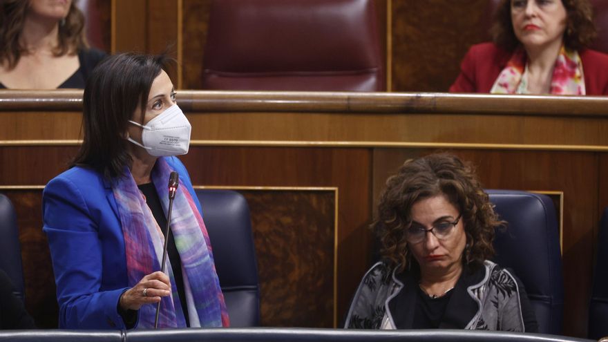 La ministra de Defensa, Margarita Robles, interviene durante la sesión de control al Gobierno del Pleno del Congreso, a 5 de octubre de 2022.
