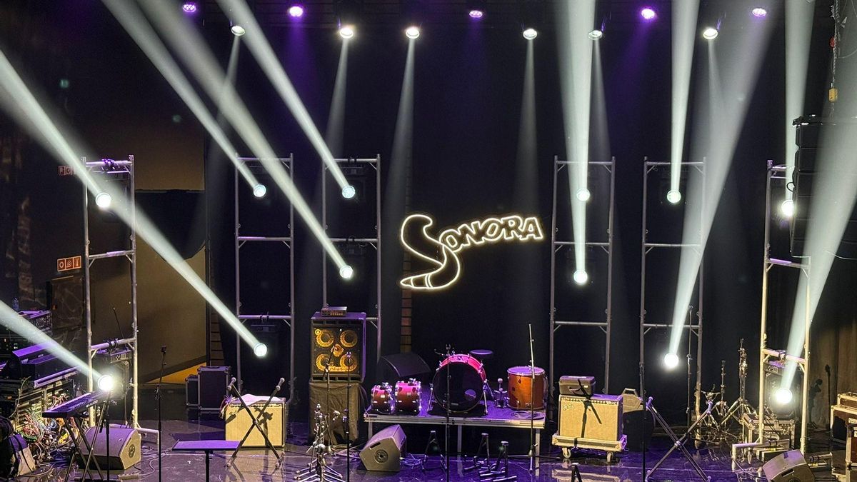 La sala Jerónimo Saavedra del Auditorio Alfredo Kraus, preparada para la gran final del concurso regional de bandas y artistas de la duodécima edición del Festival Sonora Las Palmas de Gran Canaria.