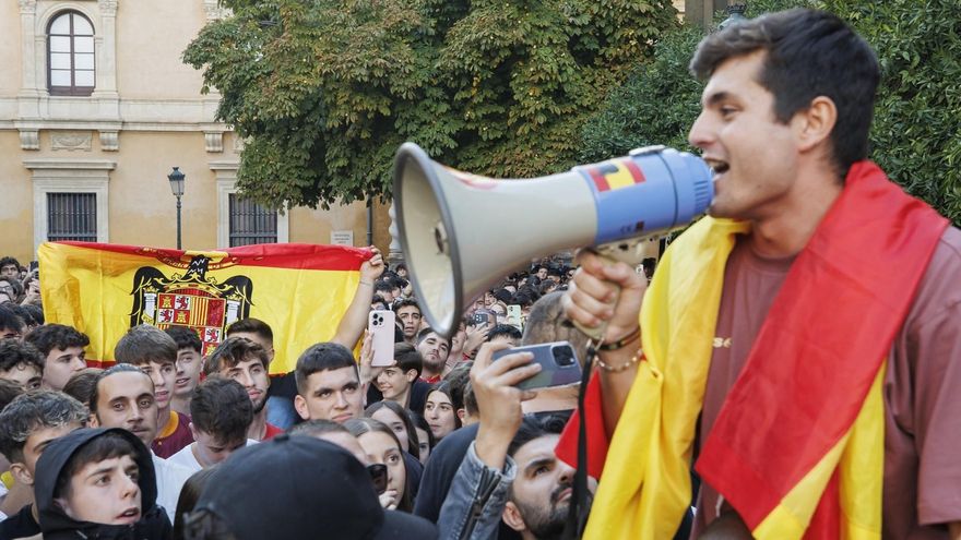 Mordiendo el anzuelo de Vito Quiles