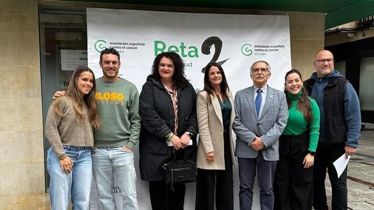 Presentación de la marcha solidaria en favor de la Asociación Española contra el Cáncer en León. 