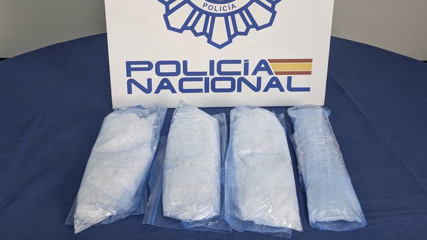 Detenido un pasajero en el aeropuerto de Gran Canaria con un kilo de metanfetamina en su maleta