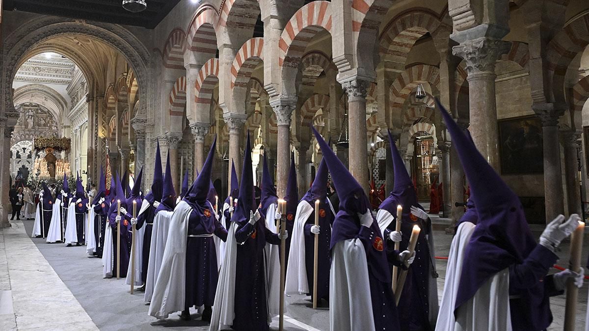 La Unesco recomienda limitar el uso de velas en monumentos para evitar incendios