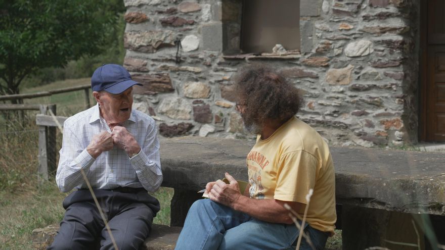 El pastor del Pirineo que ha recopilado 21.000 palabras de belsetán, una variante del aragonés que solo hablan 20 personas