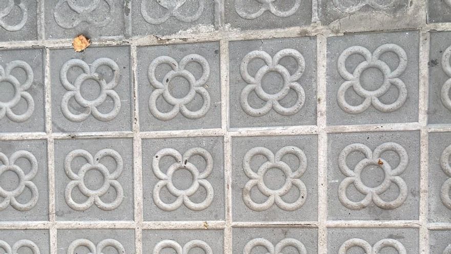 The Panot of Barcelona: the tile that can only be seen in the Catalan capital