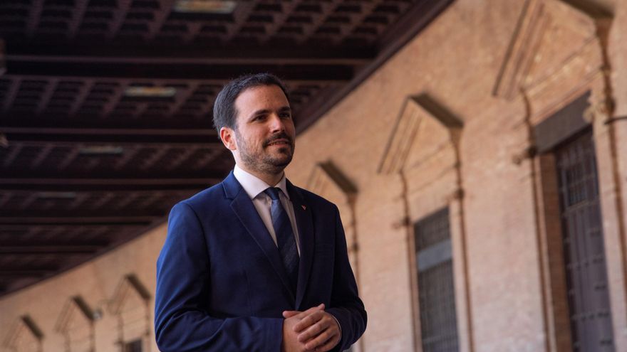 El ministro de Consumo, Alberto Garzón, atiende a los medios después de el  encuentro con la Federación Andaluza de Jugadores de Azar Rehabilitados (Fajer) a 10 de junio del 2021 en Sevilla, Andalucía, España