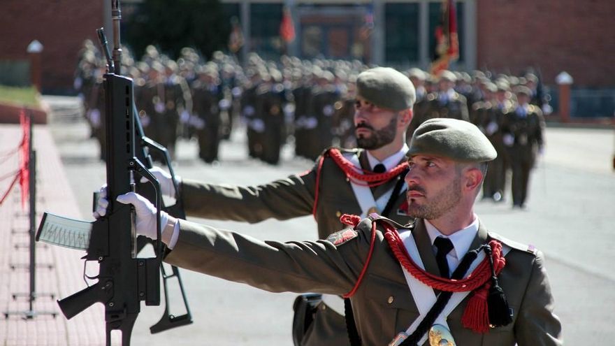 Peio García / ICAL Los Artilleros del Mando de Artillería de Campaña celebran el aniversario de los hechos acontecidos en el Parque de Monteleón (Madrid) el 2 de mayo de 1808.