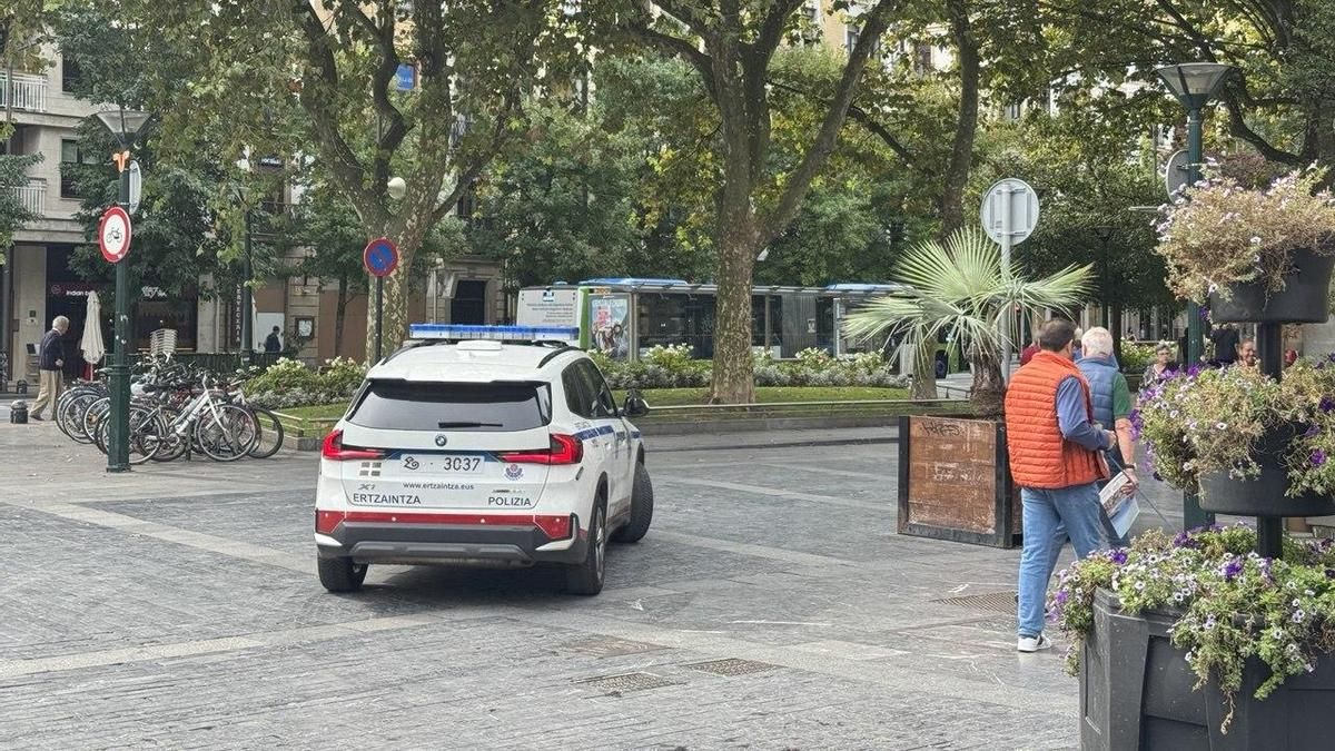 Investigados cinco menores en Donostia por increpar y agredir a un hombre que llevaba una camiseta de España
