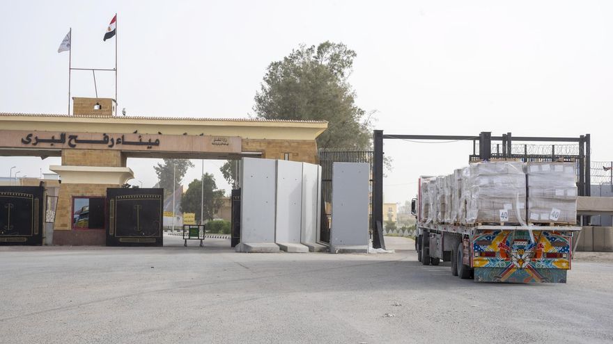 Israel anuncia que abrirá a passagem de Rafah no domingo à saída e entrada de habitantes de Gaza.