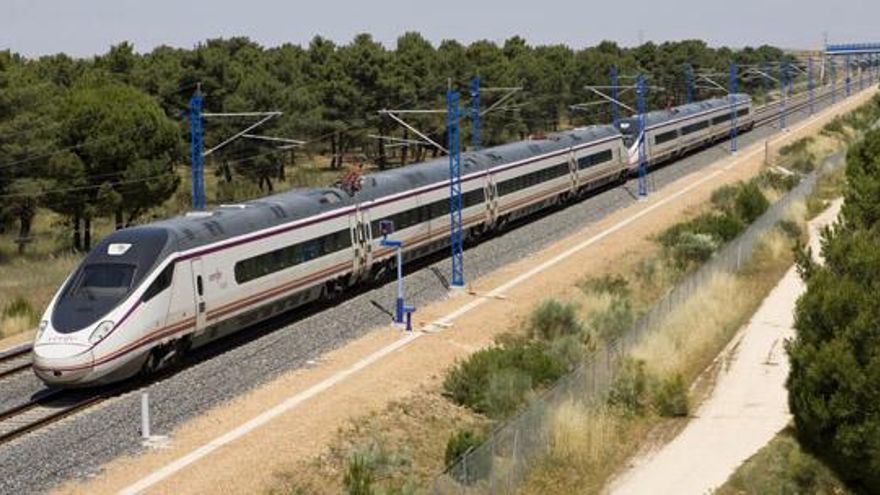 Renfe refuerza sus servicios Avant en el corredor Puertollano-Madrid con casi mil plazas semanales más