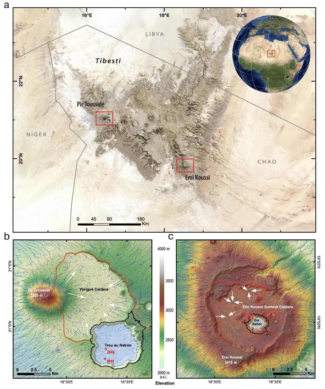 Imagen satelital de las montañas Tibesti y reconstrucción de los paleolagos en Trou au Natron y Era Kohor