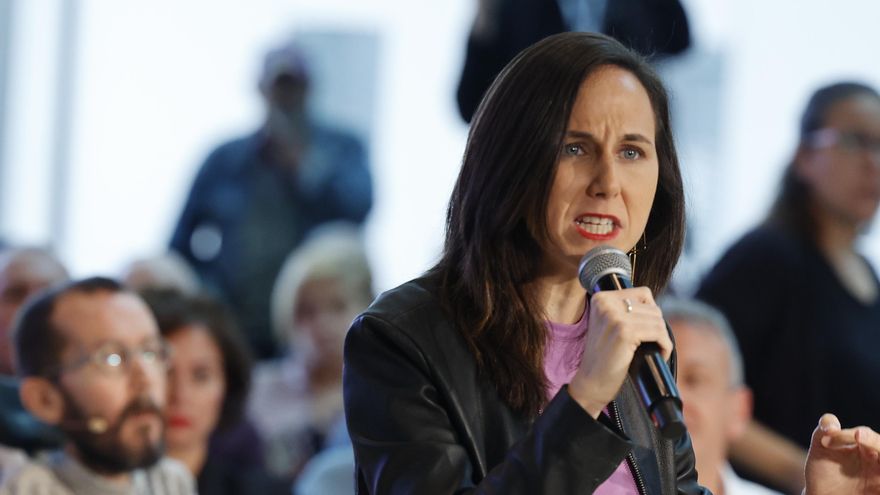 La secretaria general de Podemos y ministra de Derechos Sociales y Agenda 2030, Ione Belarra, interviene durante un acto de campaña, en el Palacio de Congresos, a 20 de mayo de 2023, en Zaragoza, Aragón (España).