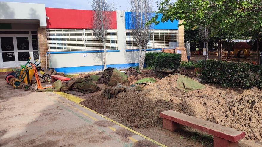 El colegio Jaume I de Catarroja, afectado por la DANA, tres semanas sin noticias de la Conselleria de Educación