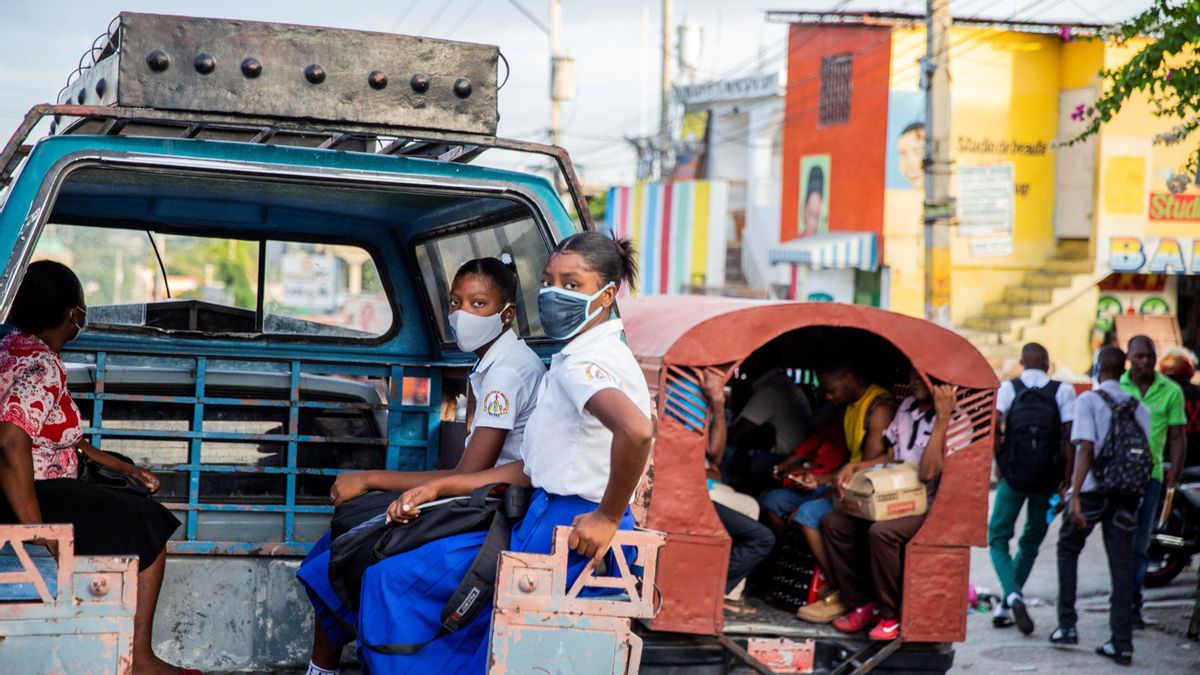 El informe más reciente del Ministerio de Salud Pública muestra que 9.152 personas se infectaron por el coronavirus en el país, entre las que murieron 232 pacientes. EFE/Jeanty Emmanuel/Archivo