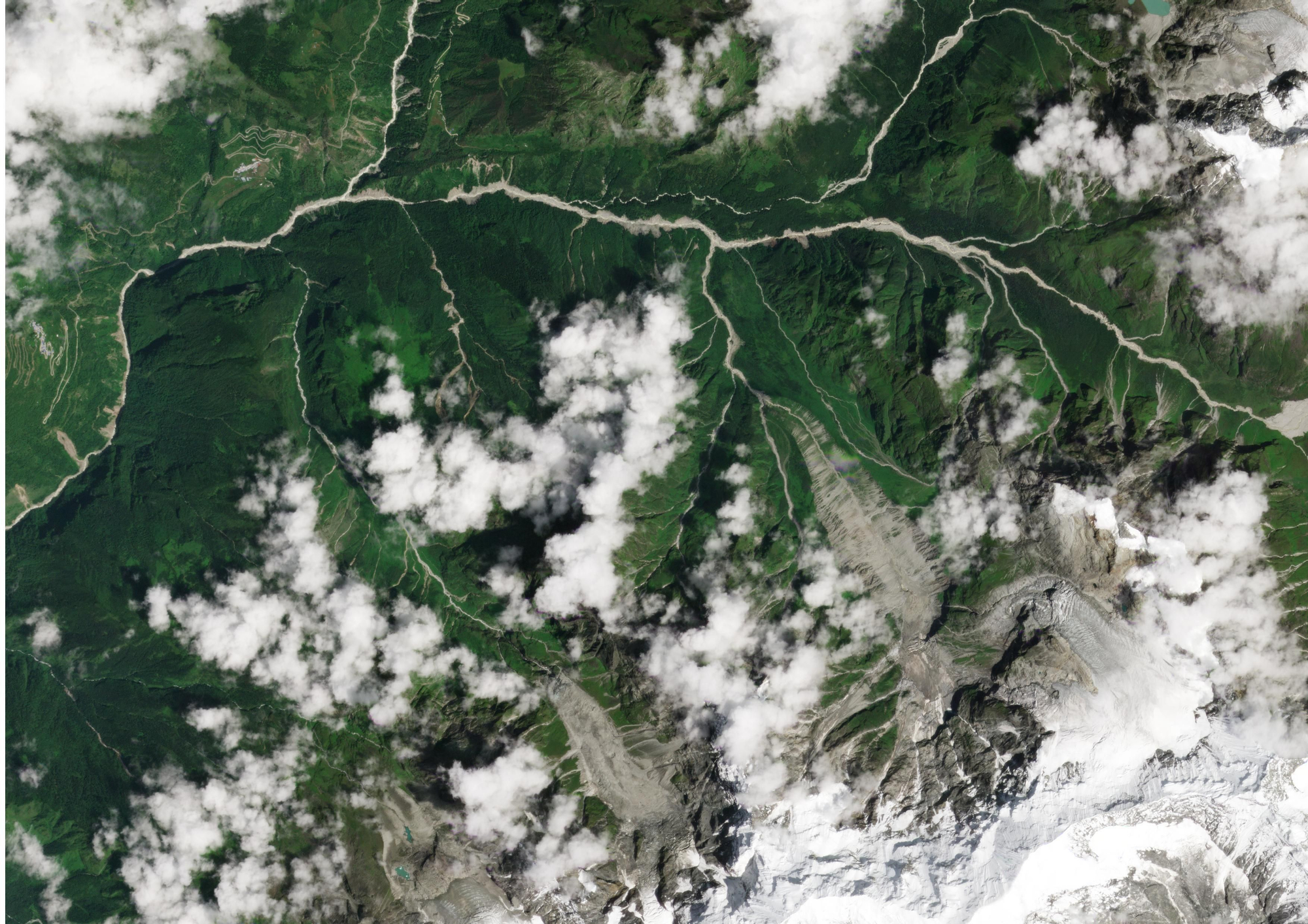Glaciar Langtang Lirung, Nepal, 25-ago 2026