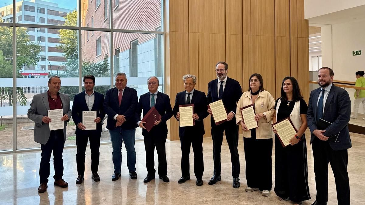 Diputación, Junta, CECO, UGT y CCOO firman una declaración en apoyo a la ampliación de la red eléctrica en la zona norte