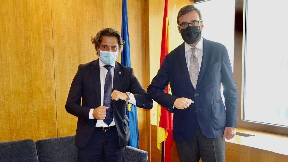 Gustavo Matos junto al embajador representante permanente de España ante la Unión Europea, Pablo García-Berdoy