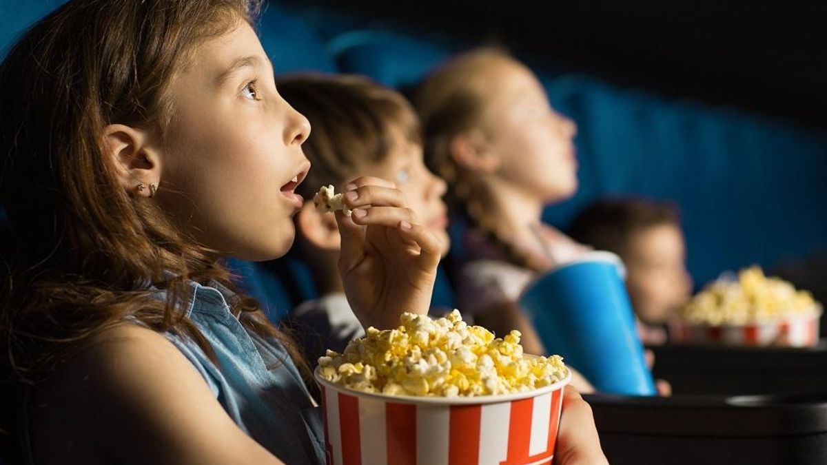 Este es el curioso motivo por el cual comemos palomitas al ver películas: de la gran depresión económica a un snack de cine
