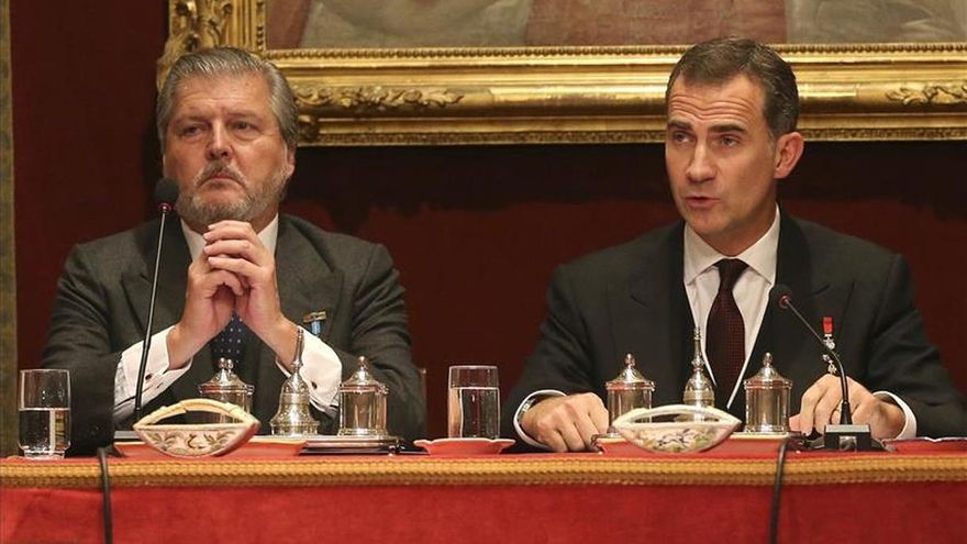 El Rey agradece a las Reales Academias su esfuerzo y compromiso con el saber