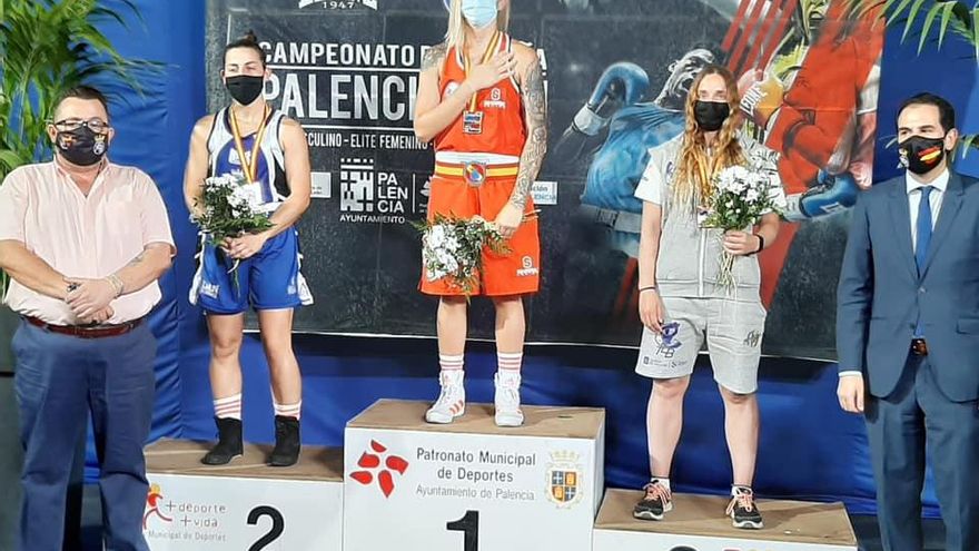 Melissa Tudge y Patricia Martín triunfan en el Campeonato de España de Boxeo de élite