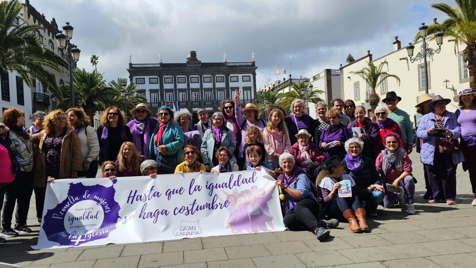 La 'Revuelta de las Mujeres en la Iglesia' se concentra en Canarias para  pedir "voz y voto" y denunciar los abusos