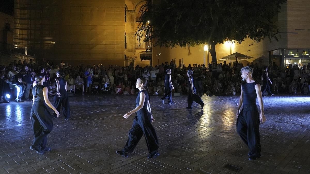 Noche del Patrimonio 2026 la compañía La Normal presenta en la Puerta del Puente Liminal