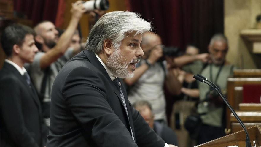 Albert Batet interviene durante la investidura de Salvador Illa.