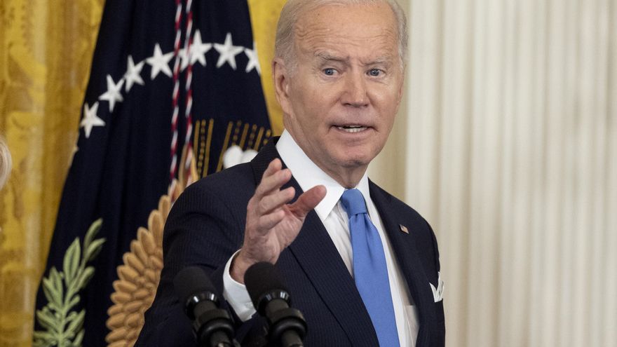 El presidente de Estados Unidos, Joe Biden, responde a las preguntas de la prensa en la Casa Blanca, en Washington (EE.UU.), este 30 de septiembre de 2022. EFE/EPA/Michael Reynolds