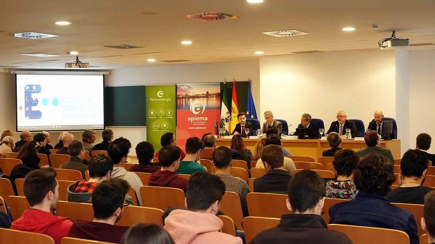 El mercado y los sistemas eléctricos centran la primera actividad de una nueva cátedra de la UMA