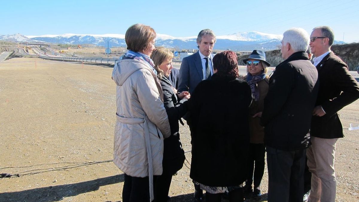 De la Serna anuncia el inicio de los trámites para la variante de San Rafael (Segovia) en tres meses