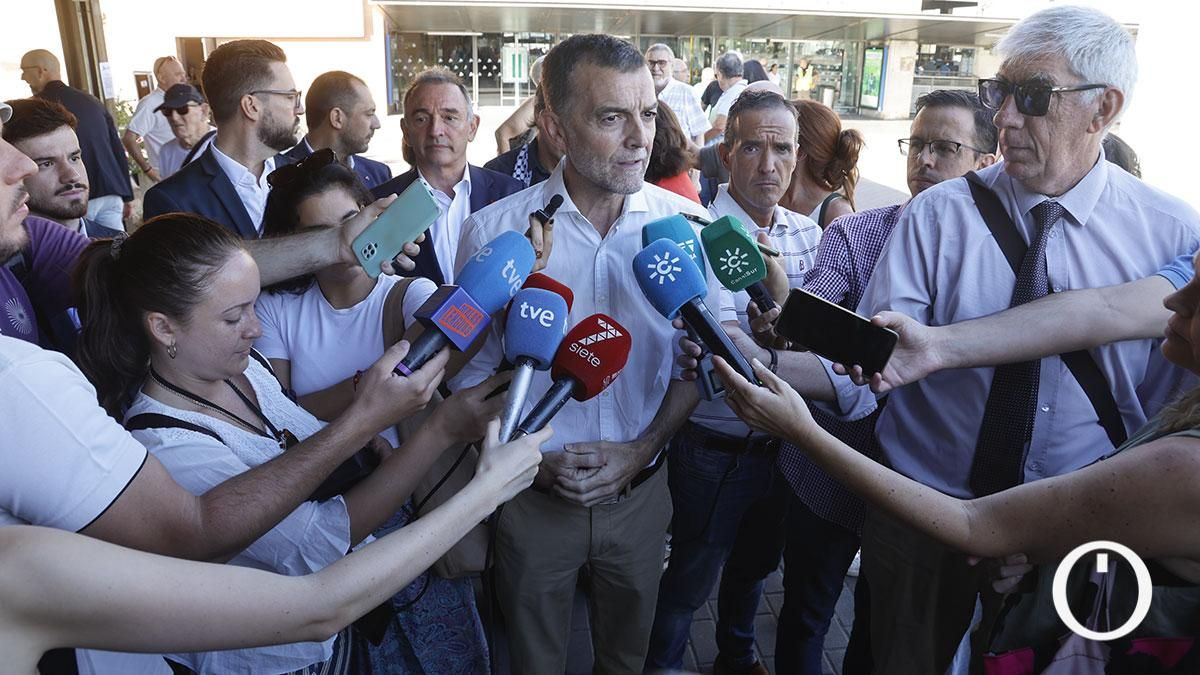 Presentación del cambio de la nueva denominación oficial de la Estación de Córdoba - Julio Anguita