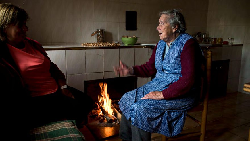 De la generación de aquellos hombres ya solo sigue con nosotros la mujer de Mariano, Ana, a la que visité en 2019 junto con su sobrina Araceli.