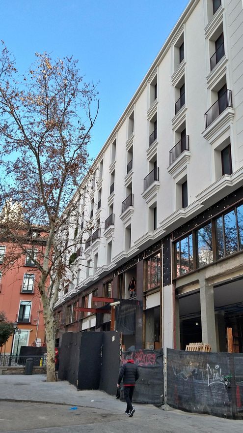 Obras en el futuro hotel de la Plaza del Carmen.