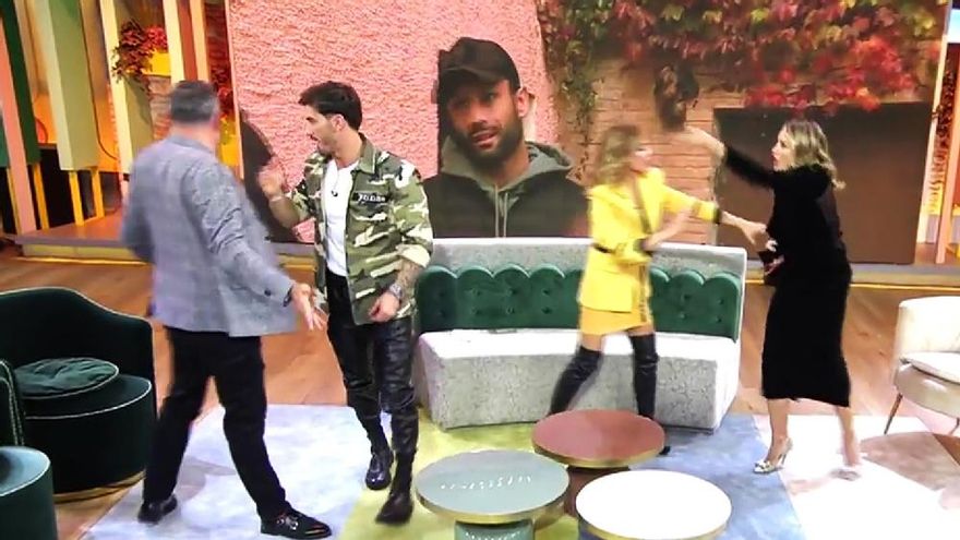 Máxima tensión entre Alba Carrillo y Aurelio Manzano en 'Fiesta' por una grave acusación