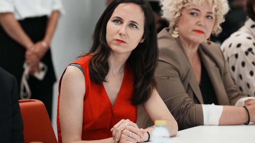 La ministra de Derechos Sociales, Ione Belarra (c), durante una reunión con representantes de la Federación Internacional de Comunidades Educativas (FICE),  a 23 de junio de 2023, en Hernani, Guipúzcoa, San Sebastián, País Vasco (España).